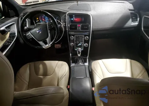 2015 Volvo Xc60 T6 Premier z USA, uszkodzony, nr VIN YV4902RK0F2710520